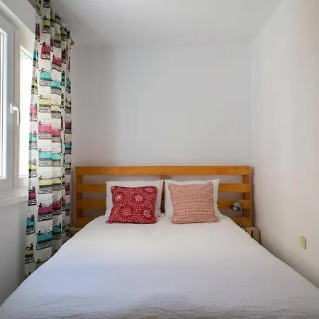 Apartment Gatu Bani Con Terraza Y Vista Frontal Al Mar, Preferente Mayores De 25 Anos Y Familias