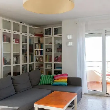 Gatu Bani Con Terraza Y Vista Frontal Al Mar, Preferente Mayores De 25 Anos Y Familias Apartment