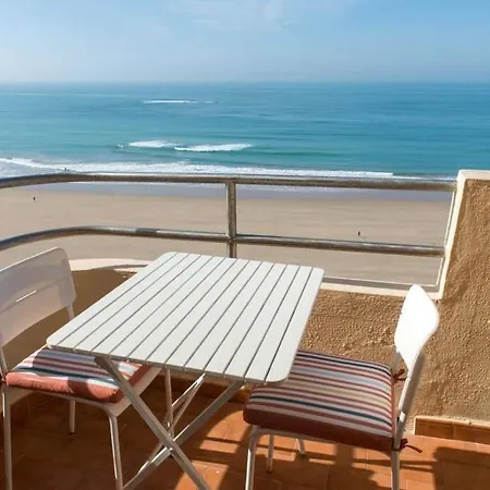Gatu Bani Con Terraza Y Vista Frontal Al Mar, Preferente Mayores De 25 Anos Y Familias Apartment Cadiz