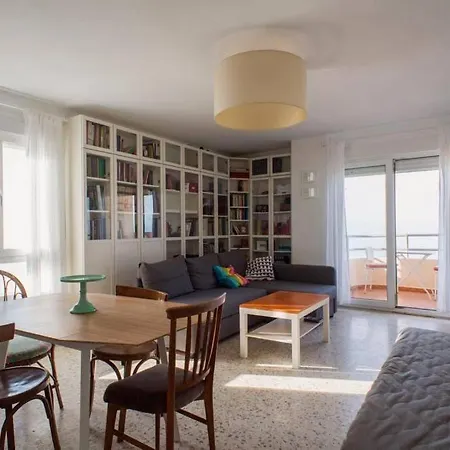 Apartment Gatu Bani Con Terraza Y Vista Frontal Al Mar, Preferente Mayores De 25 Anos Y Familias