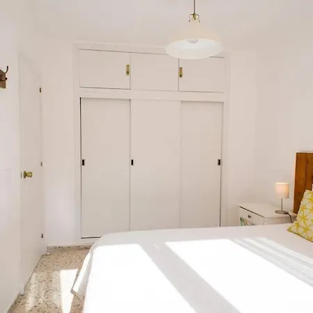 Gatu Bani Con Terraza Y Vista Frontal Al Mar, Preferente Mayores De 25 Anos Y Familias Apartment Cadiz