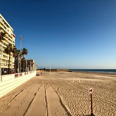 Apartment Gatu Bani Con Terraza Y Vista Frontal Al Mar, Preferente Mayores De 25 Anos Y Familias