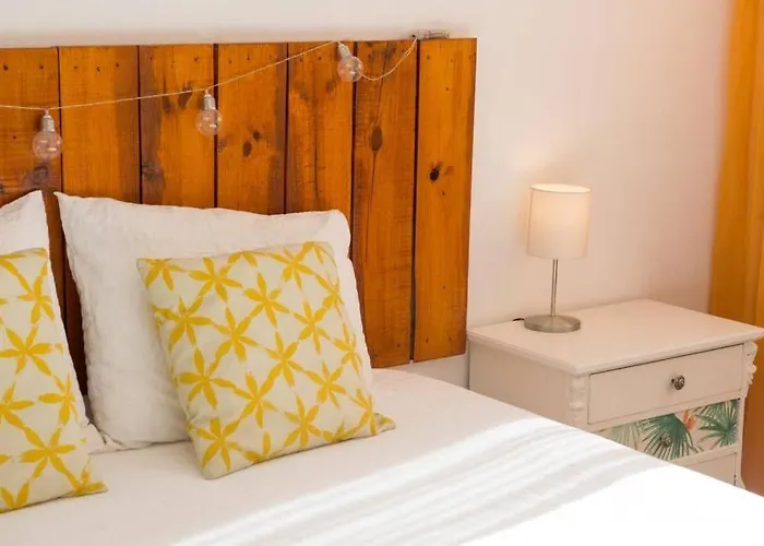 Apartamento Gatu Bani Con Terraza Y Vista Frontal Al Mar, Preferente Mayores De 25 Anos Y Familias