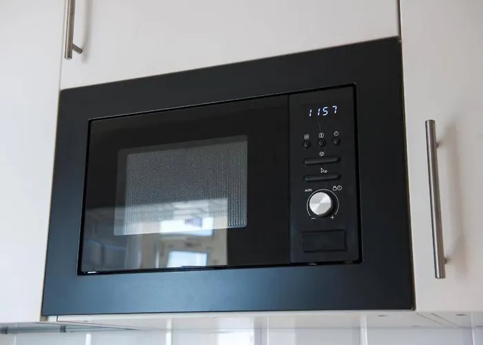 Gatu Bani Con Terraza Y Vista Frontal Al Mar, Preferente Mayores De 25 Anos Y Familias شقة