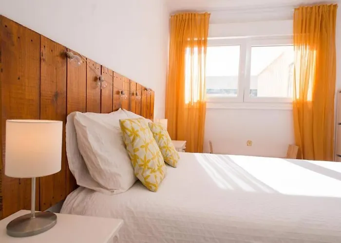 Gatu Bani Con Terraza Y Vista Frontal Al Mar, Preferente Mayores De 25 Anos Y Familias Cádis