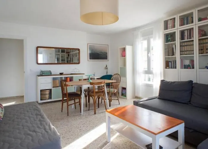 Gatu Bani Con Terraza Y Vista Frontal Al Mar, Preferente Mayores De 25 Anos Y Familias كاديز