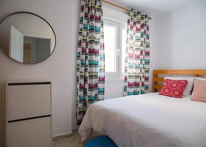 Gatu Bani Con Terraza Y Vista Frontal Al Mar, Preferente Mayores De 25 Anos Y Familias Apartamento Cádis