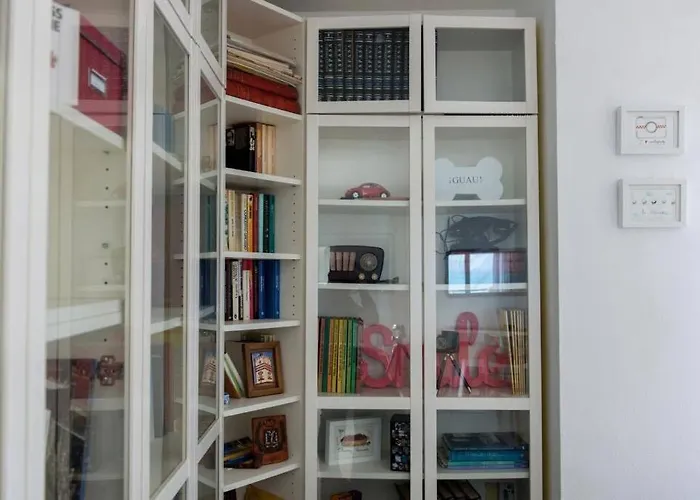 Gatu Bani Con Terraza Y Vista Frontal Al Mar, Preferente Mayores De 25 Anos Y Familias شقة