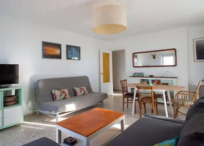 Gatu Bani Con Terraza Y Vista Frontal Al Mar, Preferente Mayores De 25 Anos Y Familias Cádis