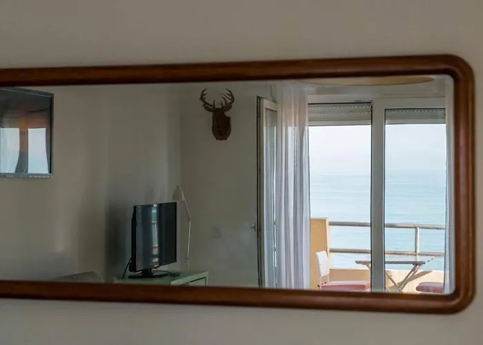 Apartamento Gatu Bani Con Terraza Y Vista Frontal Al Mar, Preferente Mayores De 25 Anos Y Familias