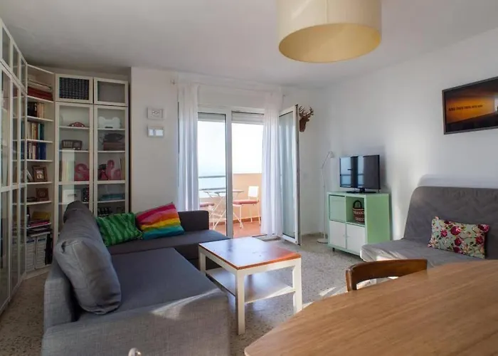 Apartamento Gatu Bani Con Terraza Y Vista Frontal Al Mar, Preferente Mayores De 25 Anos Y Familias *