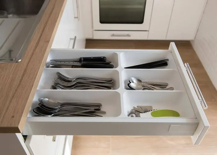 Apartamento Gatu Bani Con Terraza Y Vista Frontal Al Mar, Preferente Mayores De 25 Anos Y Familias