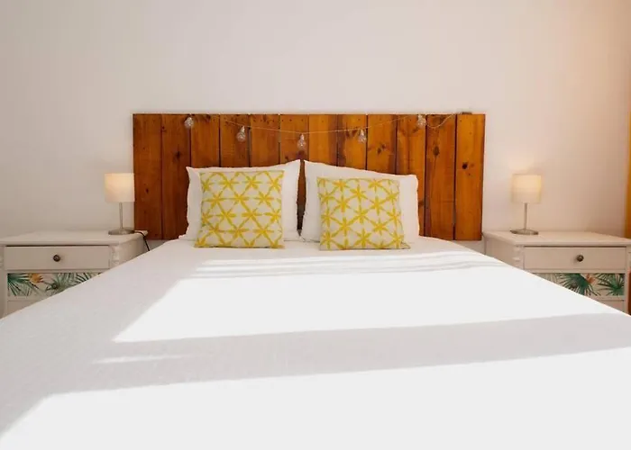 Apartamento Gatu Bani Con Terraza Y Vista Frontal Al Mar, Preferente Mayores De 25 Anos Y Familias