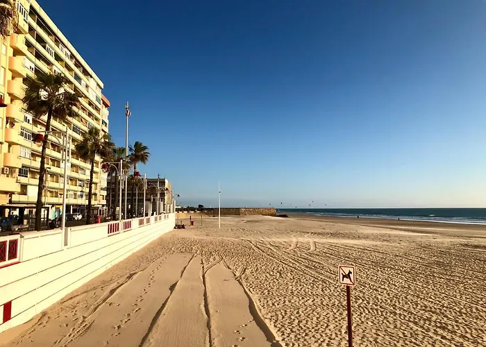 شقة Gatu Bani Con Terraza Y Vista Frontal Al Mar, Preferente Mayores De 25 Anos Y Familias