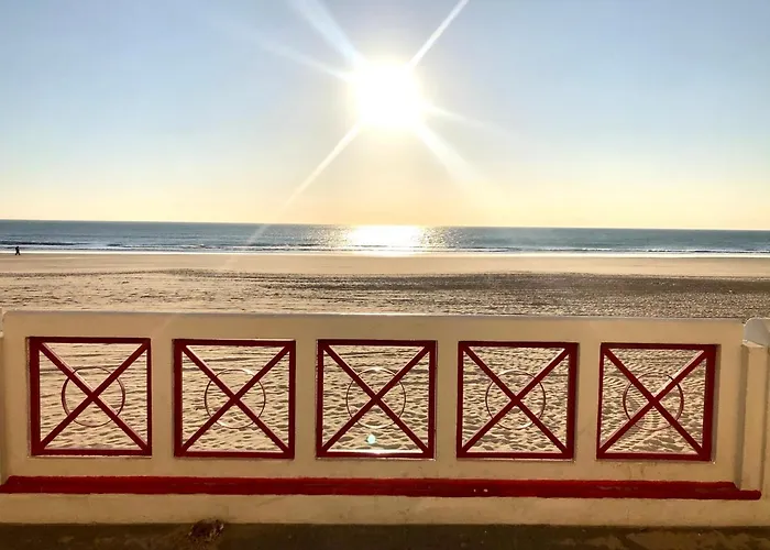 شقة Gatu Bani Con Terraza Y Vista Frontal Al Mar, Preferente Mayores De 25 Anos Y Familias *