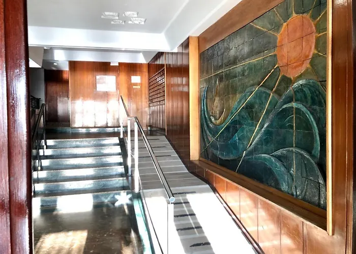 Gatu Bani Con Terraza Y Vista Frontal Al Mar, Preferente Mayores De 25 Anos Y Familias *