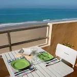 Gatu Bani Con Terraza Y Vista Frontal Al Mar, Preferente Mayores De 25 Anos Y Familias * Cadiz