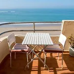 Gatu Bani Con Terraza Y Vista Frontal Al Mar, Preferente Mayores De 25 Anos Y Familias Cadiz