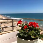 Apartment Gatu Bani Con Terraza Y Vista Frontal Al Mar, Preferente Mayores De 25 Anos Y Familias *